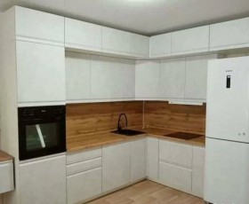 Модульная кухня Бруклин 2.4 x 2 м (Бетон белый) в Ханты-Мансийске - xanty-mansijsk.katalogmebeli.com | фото 15